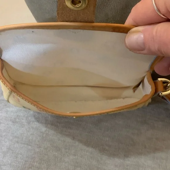 Vintage Dooney & Bourke Wristlet - Picture 5 of 9